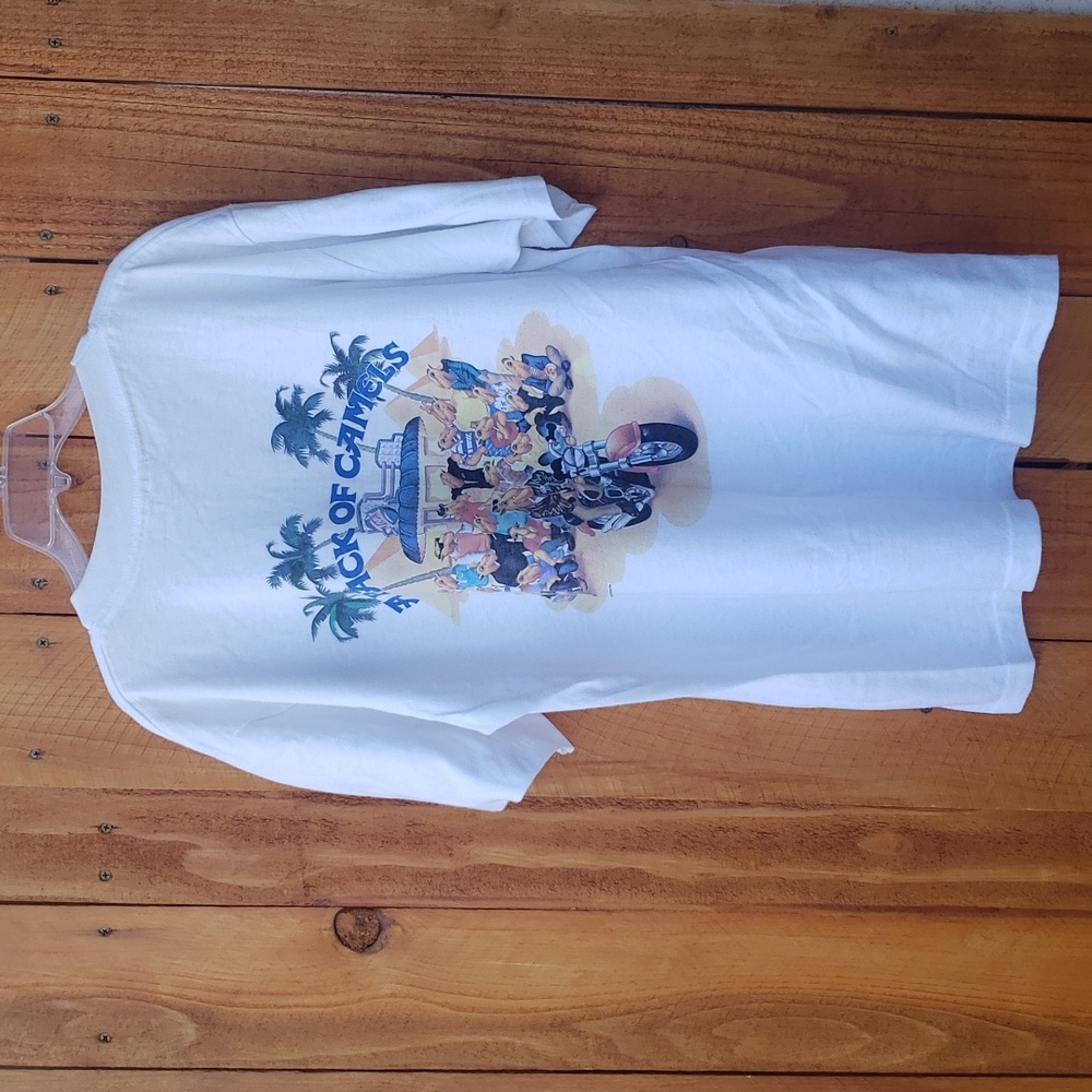 Camel - A Pack of Camels w motorcycle White Short Sleeve Crew Neck T Shirt XL